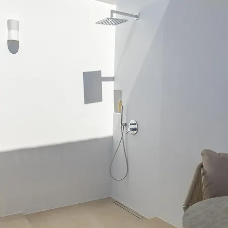 Pnoé Lounge *